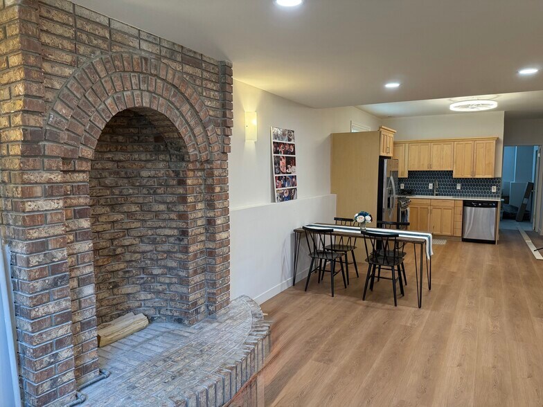 Building Photo - 944 Williamstown Ct