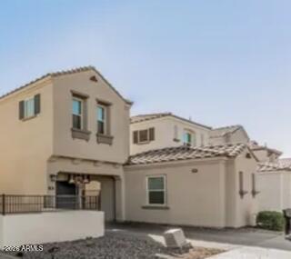 Building Photo - 221 E Balsam Dr