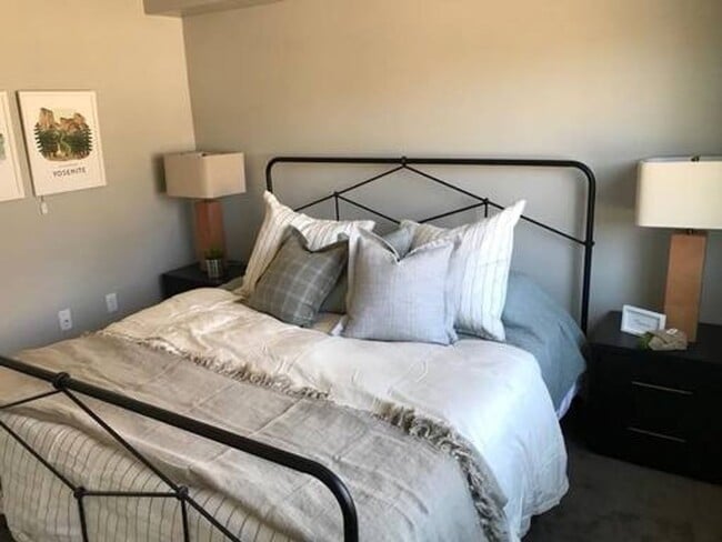 Building Photo - CUTE CONDO FOR RENT IN OREM!!!