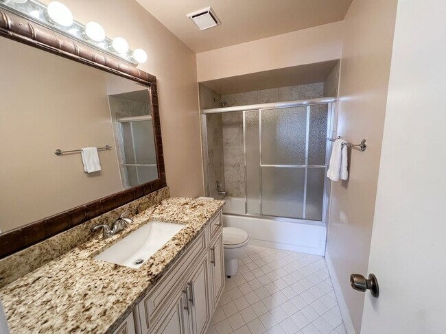 Building Photo - 5232 Via Hacienda Cir