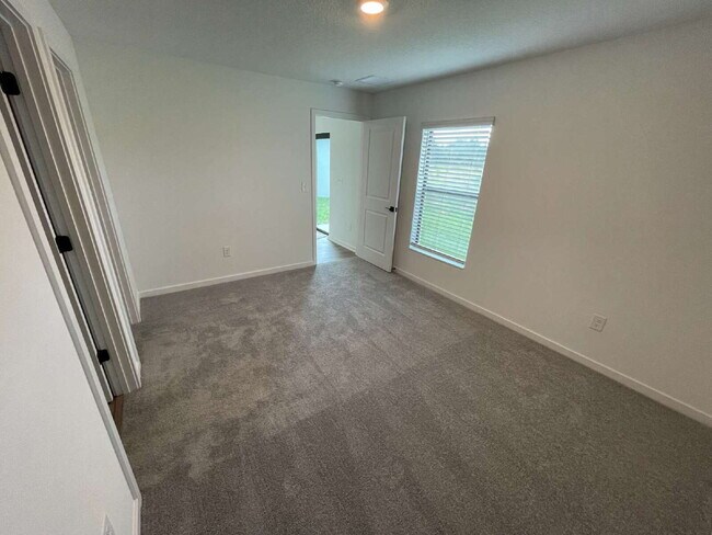 Building Photo - 5665 Deep River Ave