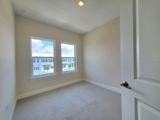 Building Photo - 1620 Seahaven Dr