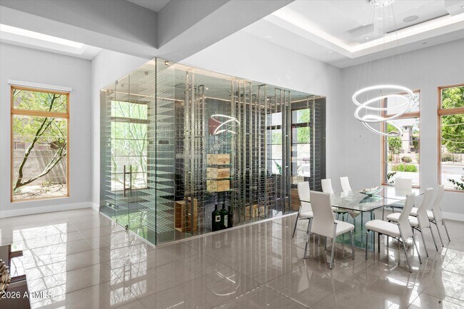 Building Photo - 9979 E Toms Thumb