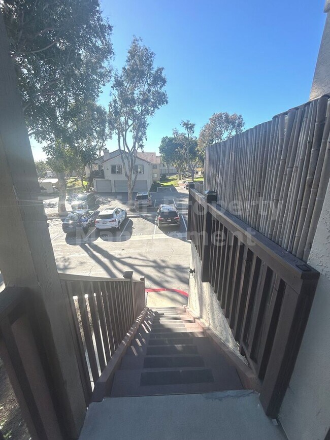 Building Photo - ***Updated 1 bed, 1 bath, 733 sqft Condo in the Heart of La Costa - Available 12/14***