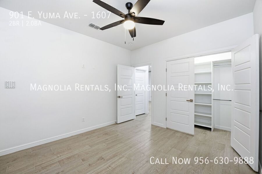 Building Photo - 901 E Yuma Ave