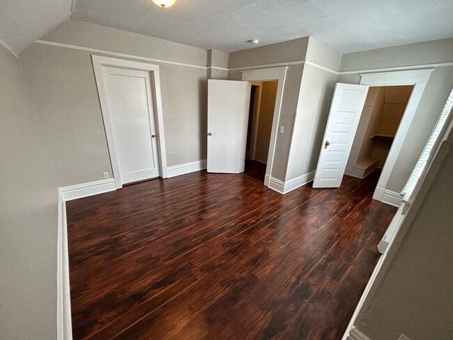 Building Photo - 922 E Ermina Ave
