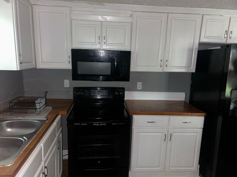 Building Photo - 1129 Bedford Ave