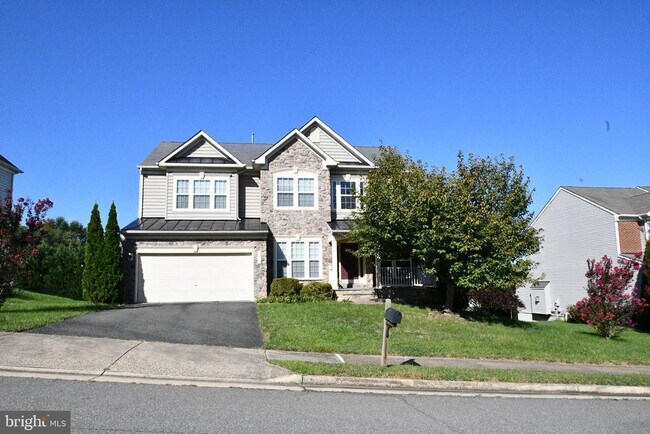 Primary Photo - 9 Latham Ln