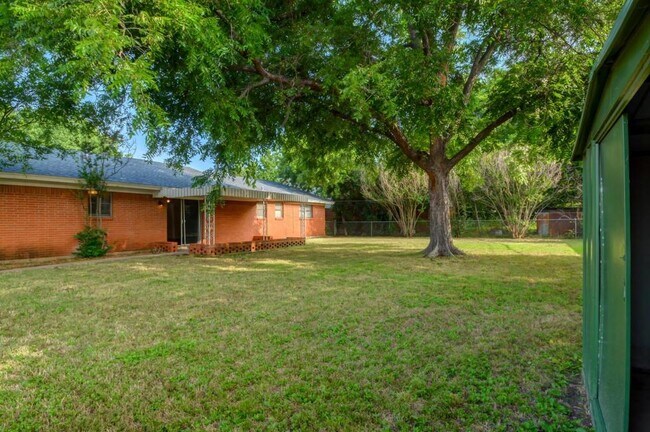 Building Photo - 7821 Natalie Dr