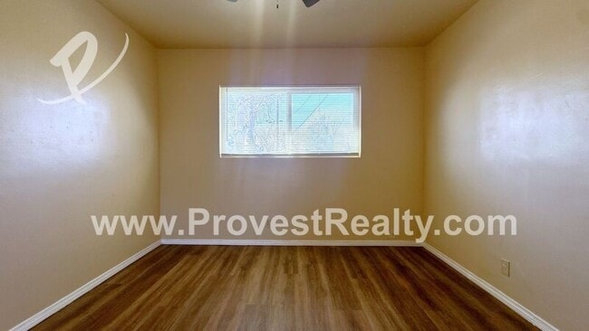 Building Photo - 15941 Vine St