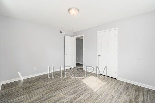 Building Photo - 272 Powell Cir