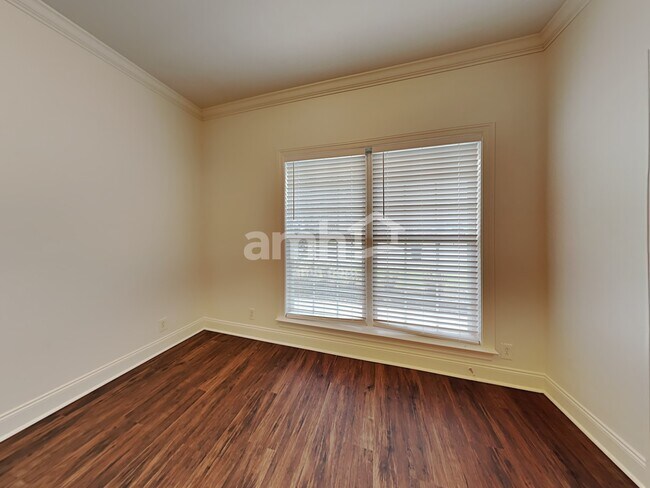 Building Photo - 1514 Dewsbury Dr