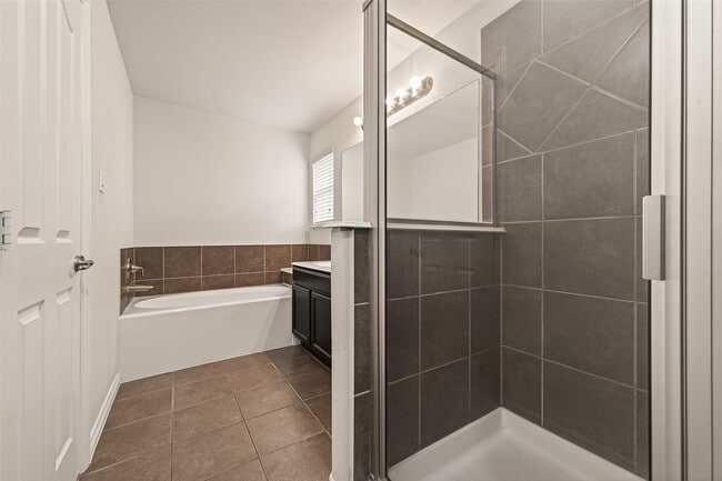 Building Photo - 8908 Clovermist Dr