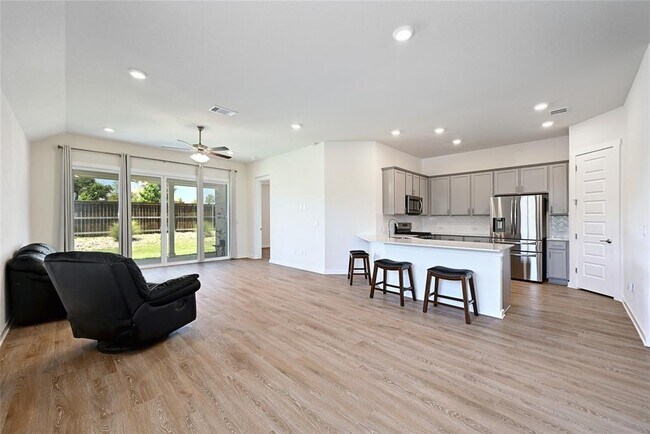 Building Photo - 2133 Alamar walk