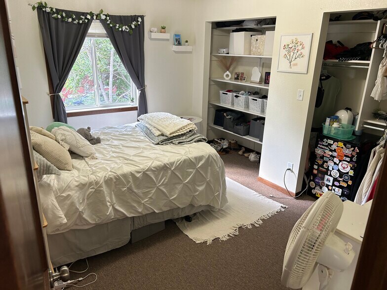 Building Photo - 1528 Starview Dr