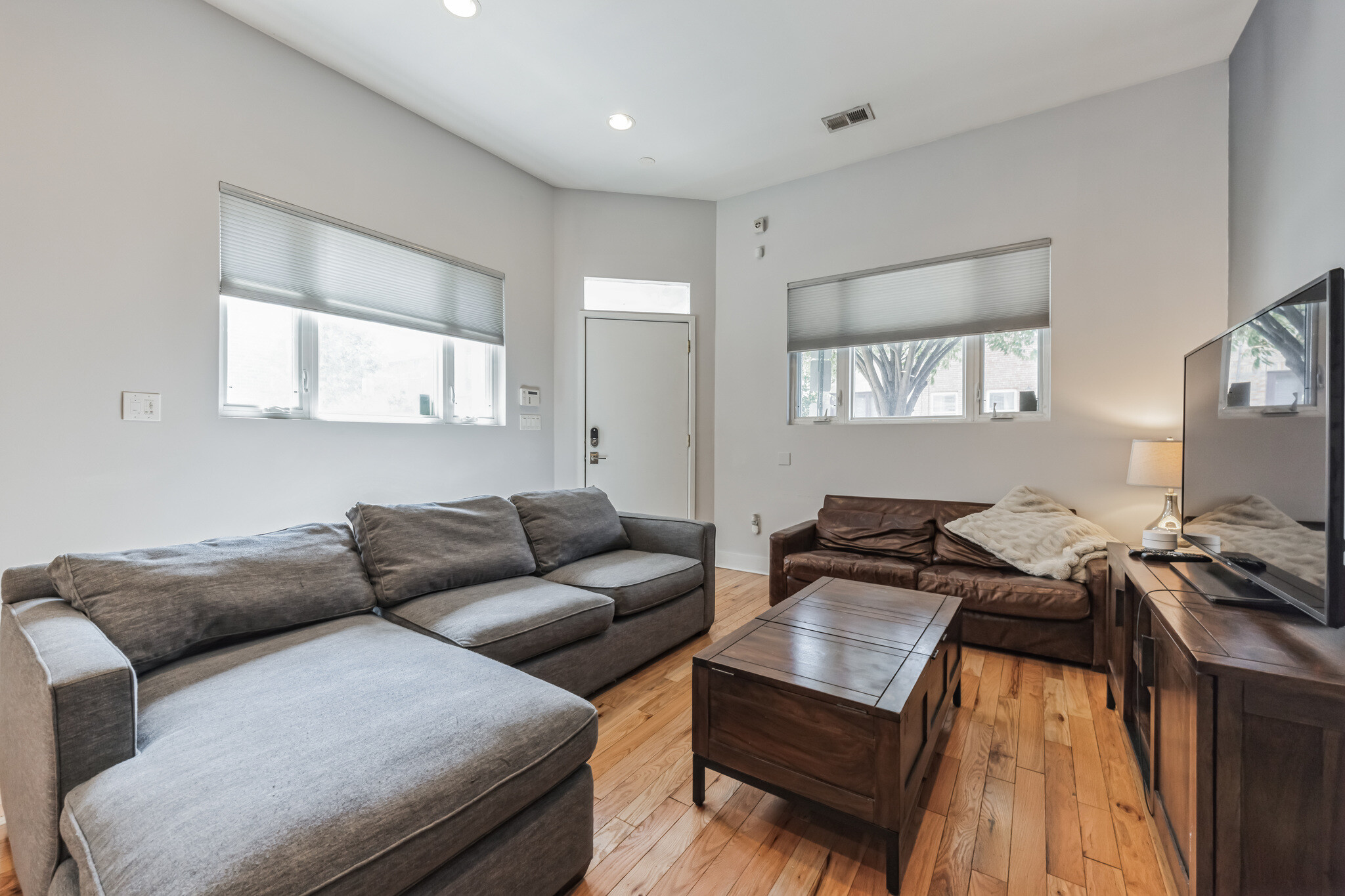 Living Room - 1921 Reed St