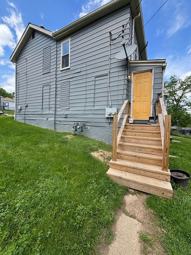 Building Photo - 102-104 Linn Ave