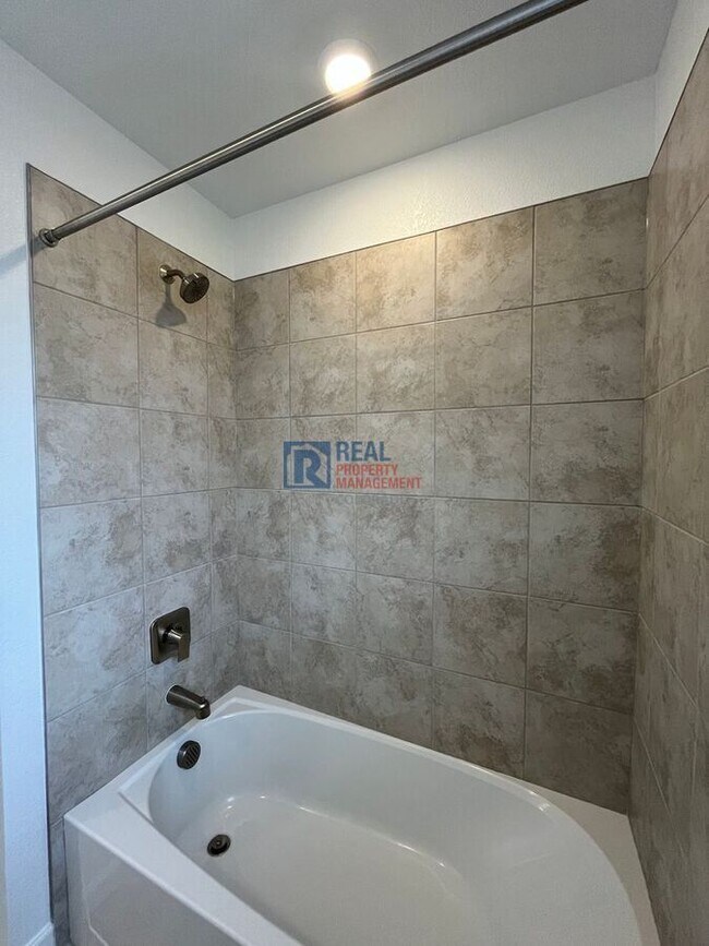 Building Photo - 16488 W 92nd Pl