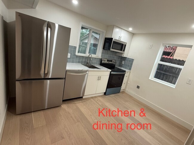 Building Photo - 731 Valota Rd