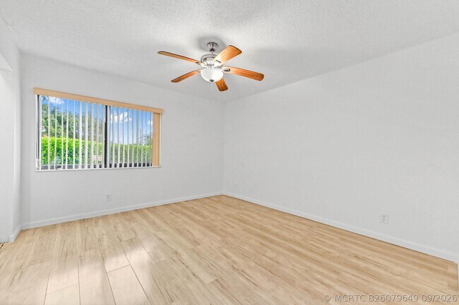 Building Photo - 319 Knotty Pine Cir