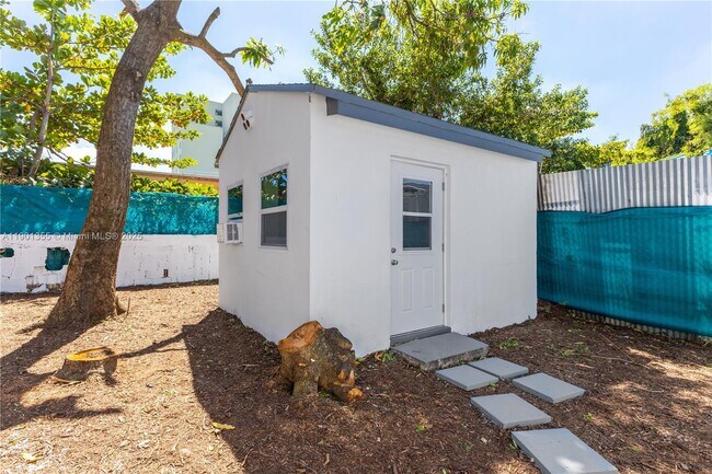Building Photo - 2320 NW 55th St