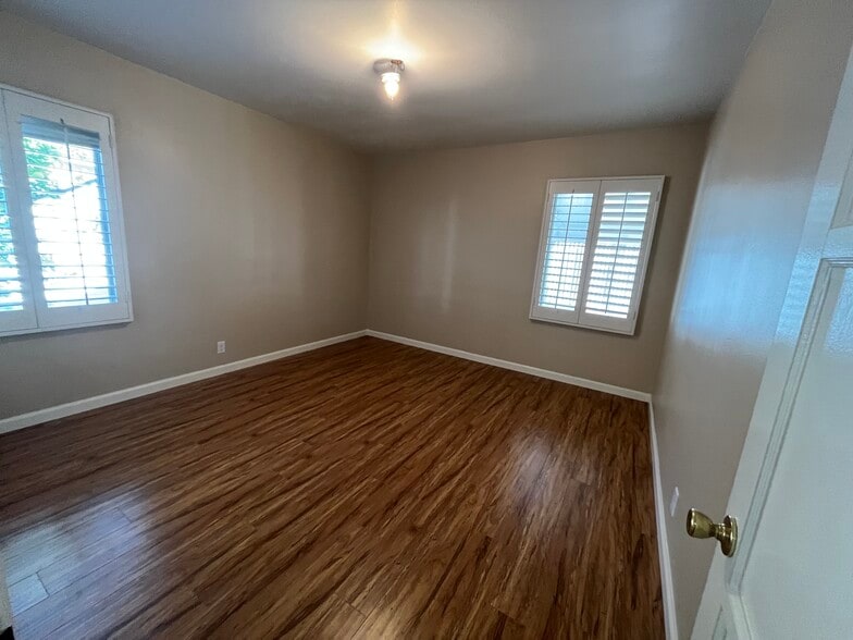 Building Photo - 13836 Cohasset St