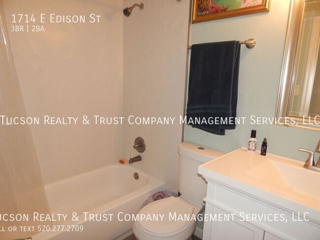 Building Photo - 1714 E Edison St