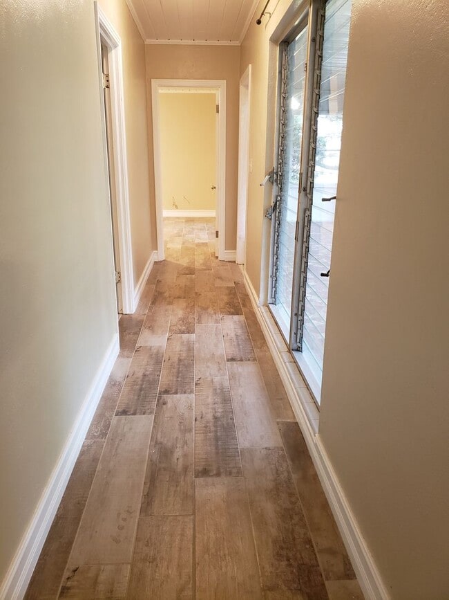 Building Photo - Gorgeous Historic 3/2 in Crystal River!!!