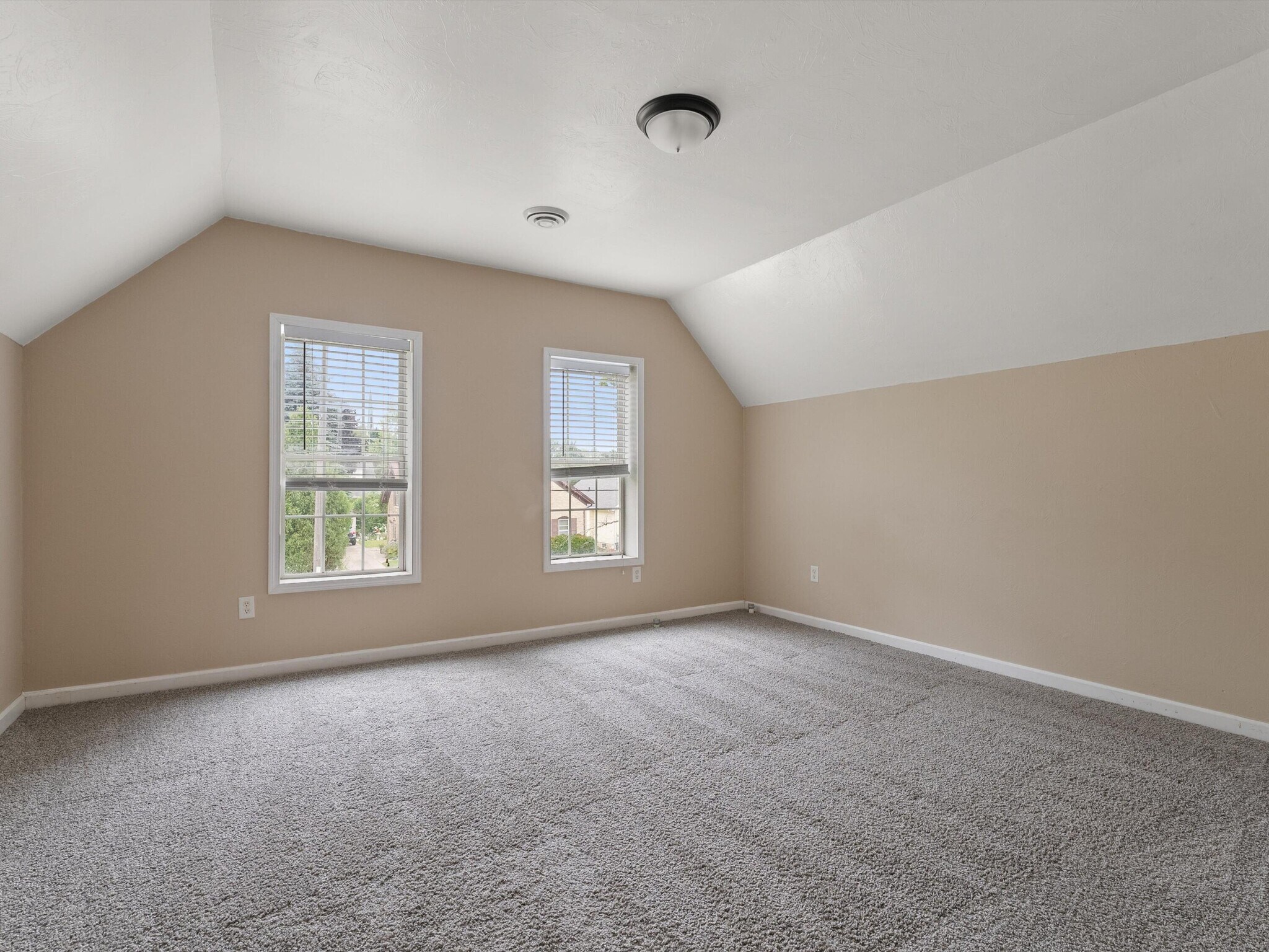 1st Bedroom - 720 Pine St