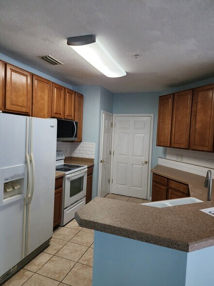 Building Photo - 785 Oakleaf Plantation Pky