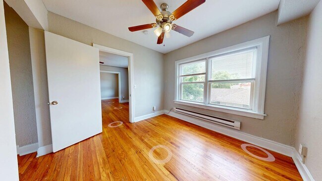 Interior Photo - z-103125-The Nelle - 3734 -3736 WarwickBlvd