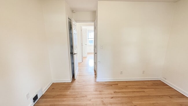 Building Photo - 120 Garden St