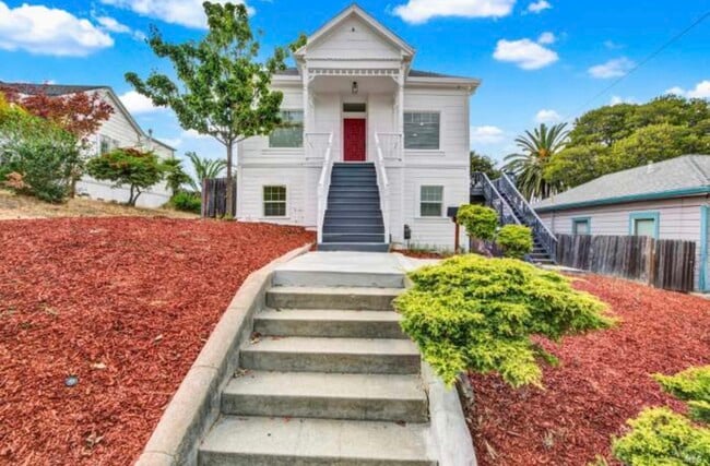 Building Photo - 324 Ohio St