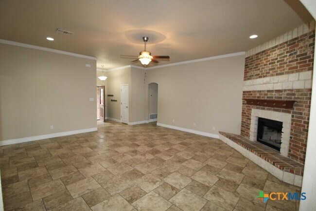 Building Photo - 1128 Pheasant Cir