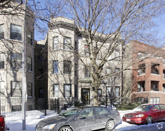 Building Photo - 4356 N Kenmore