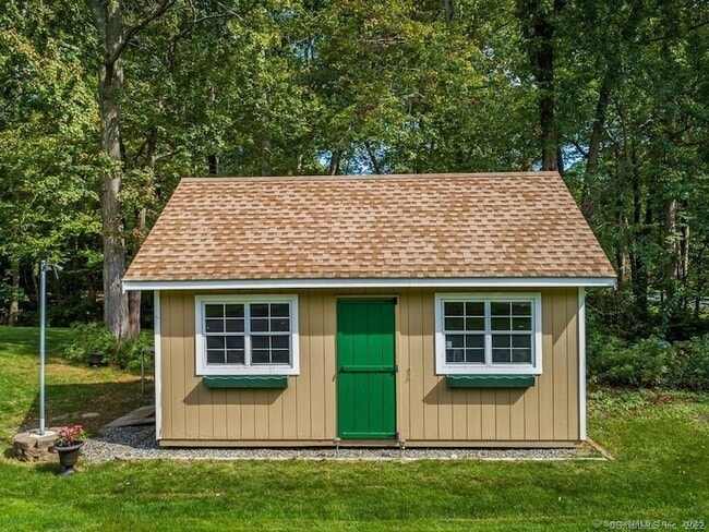 Building Photo - 40 Crestwood Dr