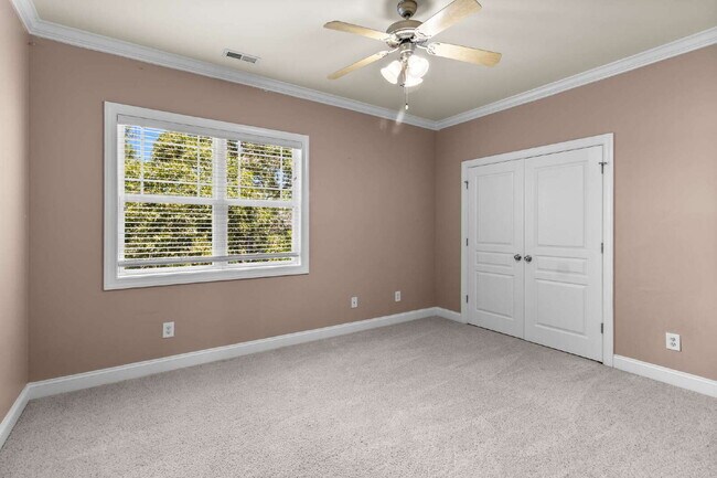 Building Photo - Spacious 4-Bedroom Home for Rent in Kings Grant Fayetteville – 15 Minutes from Fort Bragg