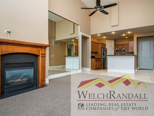 Building Photo - Spacious 2-Bedroom Condo in Prime Downtown...