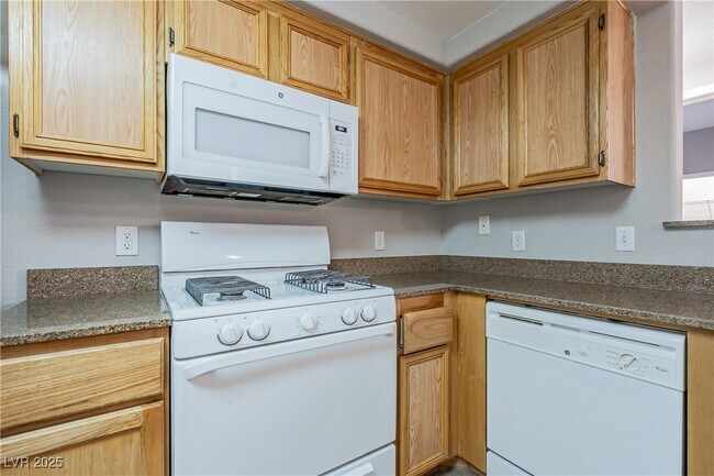 Building Photo - 10550 W Alexander Rd
