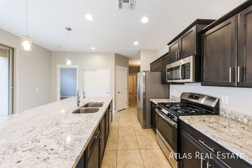 Building Photo - 14735 W Alexandria Way