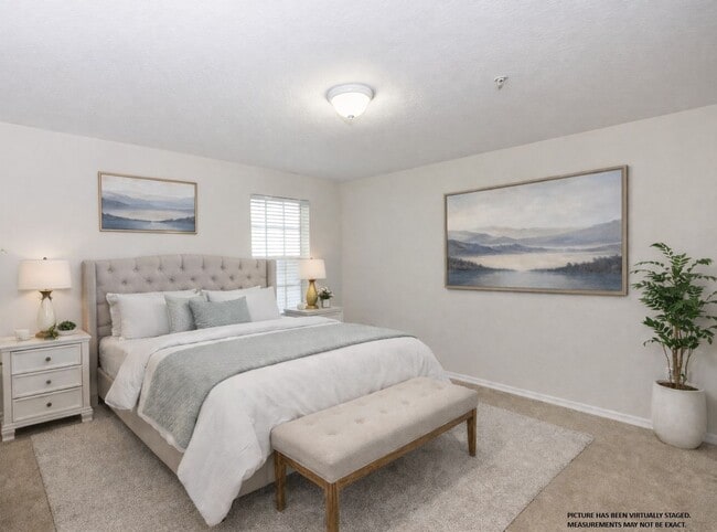 Building Photo - 3-story, 3/3.5, updated, townhome in the heart of Baldwin Park!