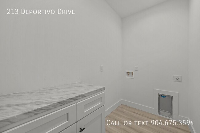 Building Photo - 213 Deportivo Dr