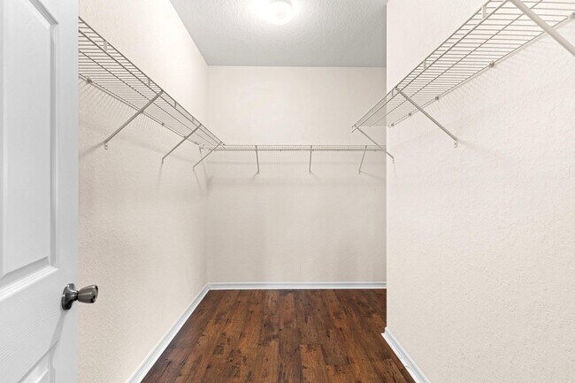 Building Photo - 6809 Osage Cir