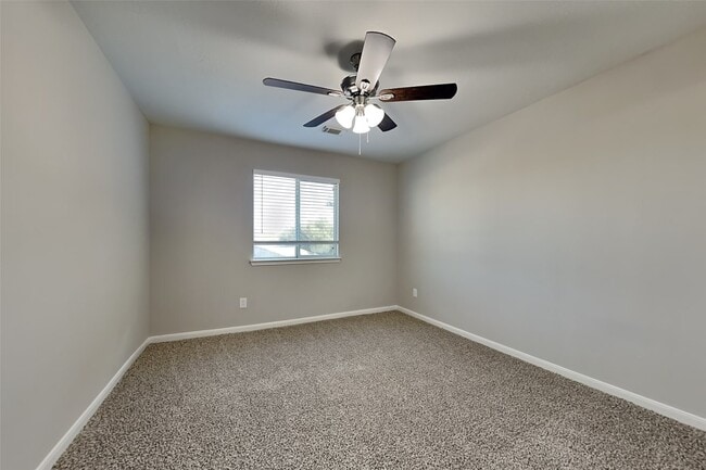 Building Photo - 19819 Sternwood Manor Dr