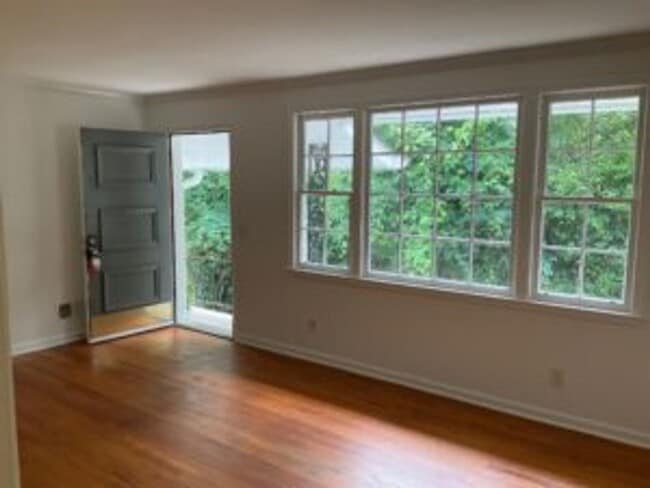 Building Photo - Duplex in Earlwood!