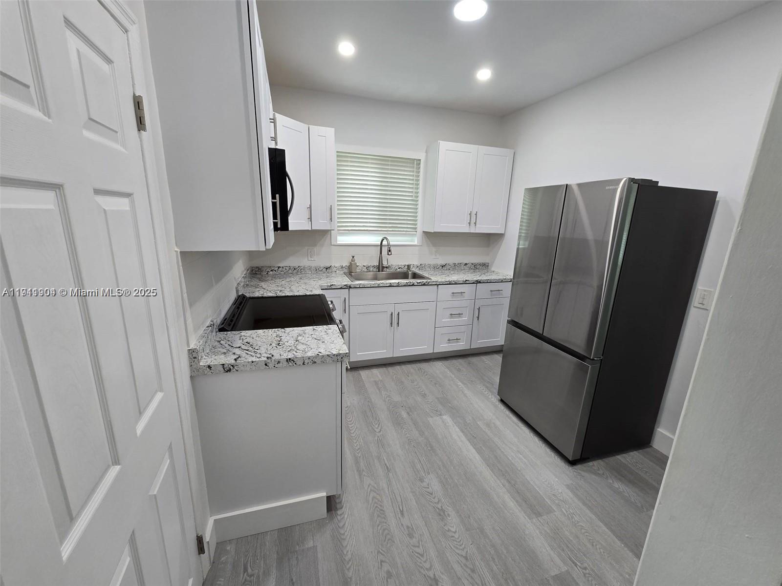 Building Photo - 1637 SW 17th St