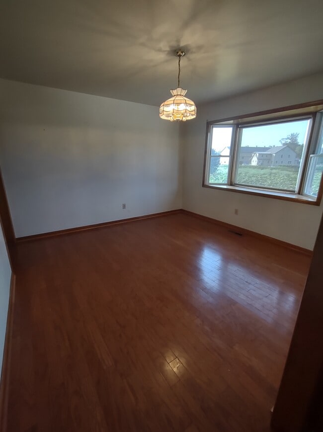 Building Photo - 1304 Theodore Rd