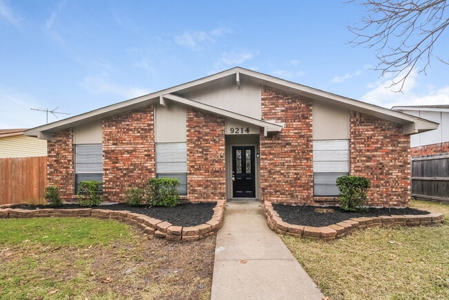 Building Photo - 9214 Willowbrook Dr