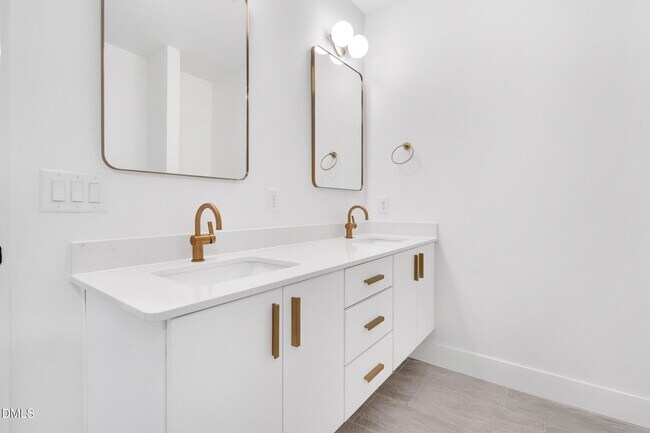 Building Photo - 29 Enterprise St