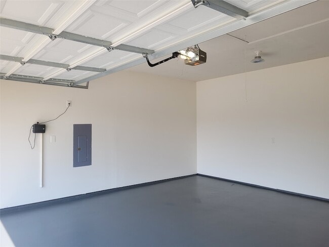 Building Photo - 2752 Stallion Dr